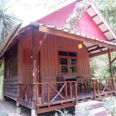 Goldkey Bungalow Hotel Koh Phayam Luaran gambar