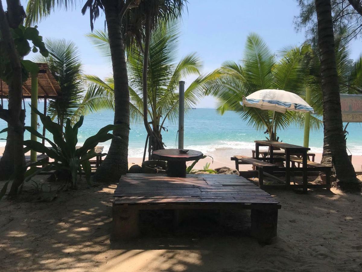 Goldkey Bungalow Hotel Koh Phayam Luaran gambar
