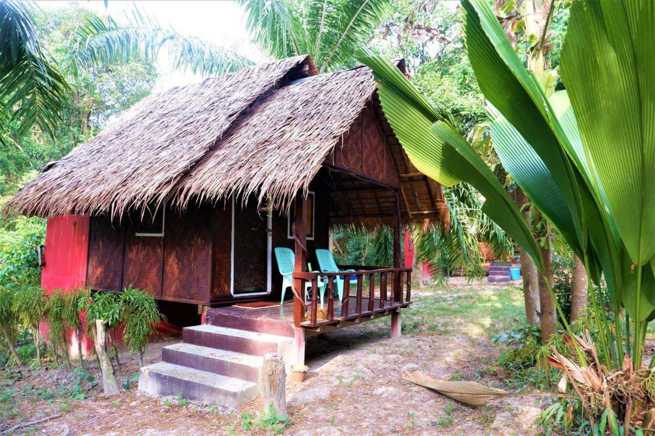 Goldkey Bungalow Hotel Koh Phayam Luaran gambar